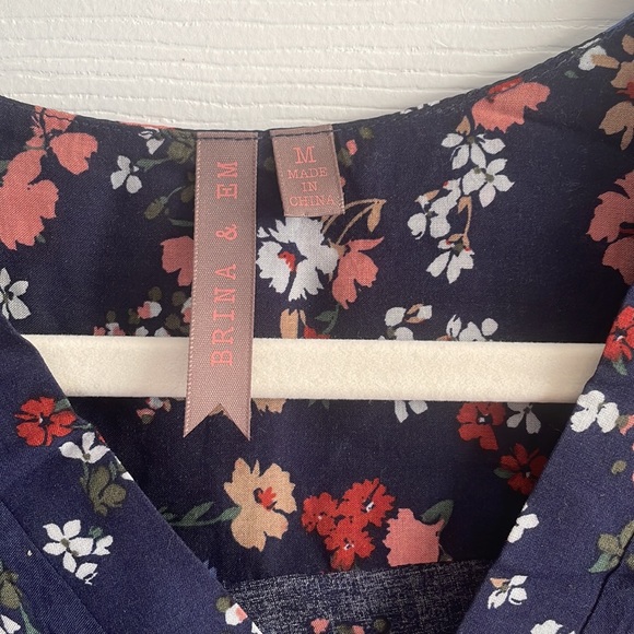 Brina & Em | Lemmy V-Neck Top | M | Navy - Picture 2 of 2